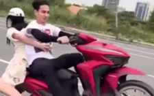 Lại xuất hiện video nam thanh niên bốc đầu xe trên hầm Thủ Thiêm