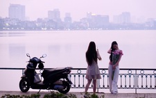 Thời tiết hôm nay 9-11: Bắc Bộ nắng nhẹ, Nam Bộ mưa dông