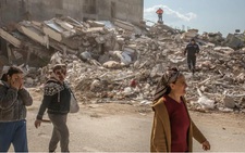 Hơn 1 triệu người ngủ trong lều trại lạnh âm 9 độ C ở Thổ Nhĩ Kỳ và Syria