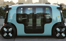 Taxi tự hành đã lăn bánh trên đường phố