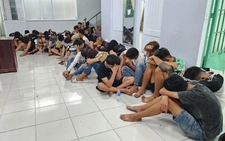 Bắt 46 thanh thiếu niên mang hung khí đi đánh nhau