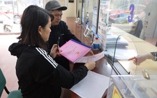 Hàng trăm bạn đọc vẫn vướng vì xác nhận cư trú