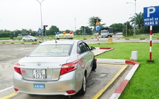 Từ nay, người dân TP.HCM ngồi nhà vẫn đổi được giấy phép lái xe