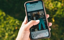 Đêm ngày 'quẹt' video ngắn: Ý nghĩa không đọng lại, tác hại không buông tha