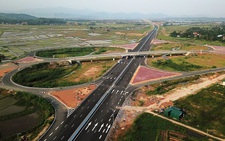 Làm 1km cao tốc hết bao nhiêu tiền?