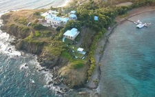 Tỉ phú Stephen Deckoff mua hòn đảo của Jeffrey Epstein