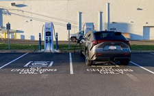 Elon Musk mở đường cho Toyota sạc chung với xe Tesla