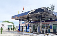 Vứt đầu thuốc lá làm cháy cây xăng: Coi chừng bị xử lý hình sự