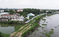 Hàng chục hộ dân phải di dời gấp vì kênh Thanh Đa sạt lở