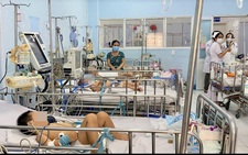 Cảnh báo quá tải nếu bệnh tay chân miệng, sốt xuất huyết tiếp tục tăng