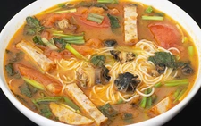 Món bún nổi tiếng nhất ở miền Bắc là bún ốc