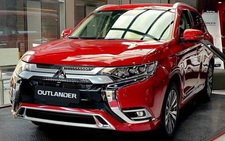 Tin tức giá xe: Mitsubishi Outlander giảm giá 'bắt đáy' phân khúc SUV hạng C