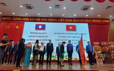 Lào trao Huân chương Lao động hạng 3 cho Trường đại học Cửu Long