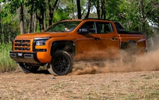 Mitsubishi Triton đời mới chính thức ra mắt, sẽ về Việt Nam cạnh tranh Ford Ranger
