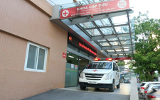 Ô tô Camry mất lái lao lên vỉa hè: một người đã tử vong