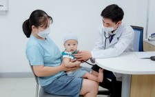 Vắc xin đã cùng gia đình tôi đi qua đại dịch như thế đó