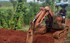 Tháo nước ngầm trong quả đồi cứu hồ Đắk N'ting