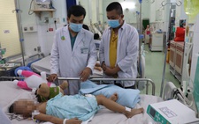 Nhi đồng 2 cứu trẻ bệnh tay chân miệng nguy kịch bằng ECMO