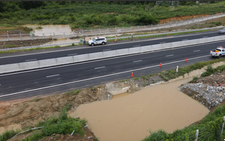 Có thể nâng cao đường đoạn ngập cao tốc Phan Thiết - Dầu Giây