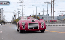 Phong tỏa cầu chỉ để xe Ferrari di chuyển: Rất ít người được lái, chỉ được đi trên một đoạn đường