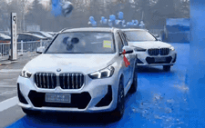 Thưởng Tết bằng BMW đã đủ gây sóng, ông chủ còn tính tặng cả nhà