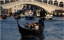 Venice bắt đầu bán vé vào thăm thành phố giờ cao điểm