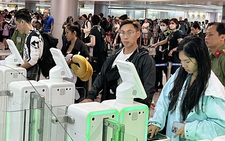Nhiều cải thiện ở khâu xuất nhập cảnh dịp Tết này, vẫn vướng chỗ nào?