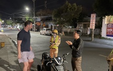 Hàng loạt người nước ngoài vi phạm luật giao thông ở Hội An, chính quyền kiên quyết phạt