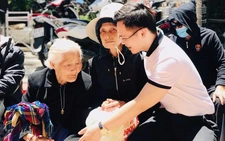Chàng trai 9X chuyên 'gieo hạt từ bi'