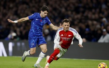 Hòa Chelsea, Arsenal vẫn chưa biết mùi chiến thắng