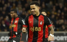 Justin Kluivert lập hat-trick từ phạt đền ở Ngoại hạng Anh
