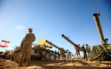 Tin tức thế giới 16-2: Hezbollah tấn công Israel, Houthi tập kích tàu hàng