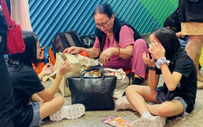 Cùng giờ mà chuyến đi sớm, chuyến delay từ sáng tới đêm, khách bay bức xúc 'đừng đổ lỗi cho trời'