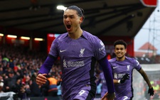 Darwin ghi bàn phút cuối, Liverpool đánh bại Nottingham