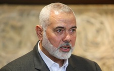 Khoảnh khắc thủ lĩnh Hamas hay tin 3 con trai, 4 cháu chết do Israel không kích