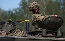 Điện Kremlin: NATO đang đối đầu trực tiếp với Nga