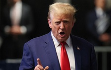 Tin tức thế giới 8-5: Lùi ngày tòa xử, ông Trump có lợi; Nga, Ukraine tố nhau dùng vũ khí hóa học