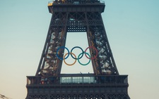 Dựng biểu tượng Thế vận hội trên tháp Eiffel