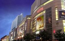 AI dịch thuật hỗ trợ khách hàng nước ngoài tại các cửa hàng Lotte Hàn Quốc