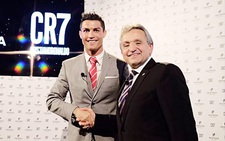 Ronaldo dọn đường cho cuộc sống sau bóng đá