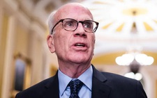 Thượng nghị sĩ Dân chủ đầu tiên kêu gọi Tổng thống Biden ngừng tranh cử