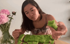 The New York Times chỉ cách làm bánh bò nướng lá dứa kiểu Việt Nam vỏ giòn rụm