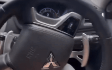 Chủ xe Pajero Sport: 'Xe lắc lư như muốn văng ra đường, hãng vẫn nói bình thường?'