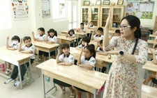 Tuyển sinh đầu cấp ở TP.HCM: Phụ huynh bức xúc trường gần nhà không được học