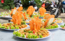 Đám cưới độc lạ 300 khách mời được đãi tiệc chay, ai cũng khen ngon