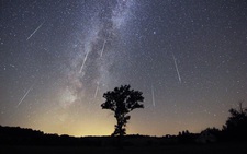 Ngắm mưa sao băng Perseids đẹp kỳ ảo đêm 12, 13-8
