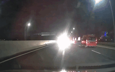 Ô tô phóng ngược chiều đường cao tốc ở làn 120km/h