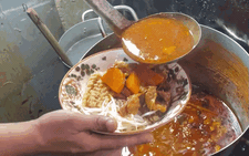 Có một quán bò kho Dì Út Ấn Độ trong con hẻm Sài Gòn