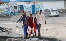 Đánh bom, xả súng tại bãi biển ở Somalia: 37 người chết, hơn 200 người bị thương