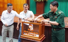 Cán bộ, viên chức Huế ủng hộ ít nhất 1 ngày lương hỗ trợ bà con bị thiệt hại do bão lũ